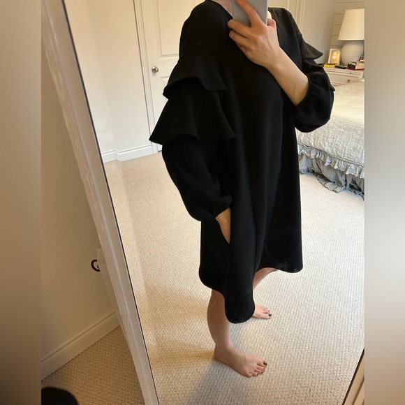 Classic black oversized long sleeve dress with pockets never worn size medium - Picture 3 of 6